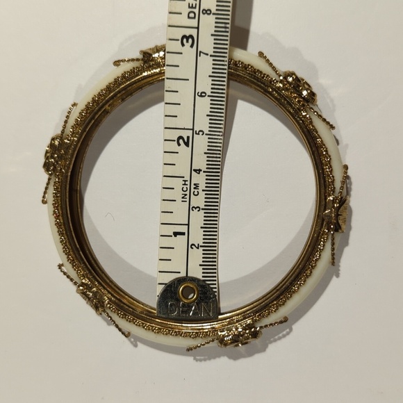 Floral Bangle Bracelet - Picture 7 of 8